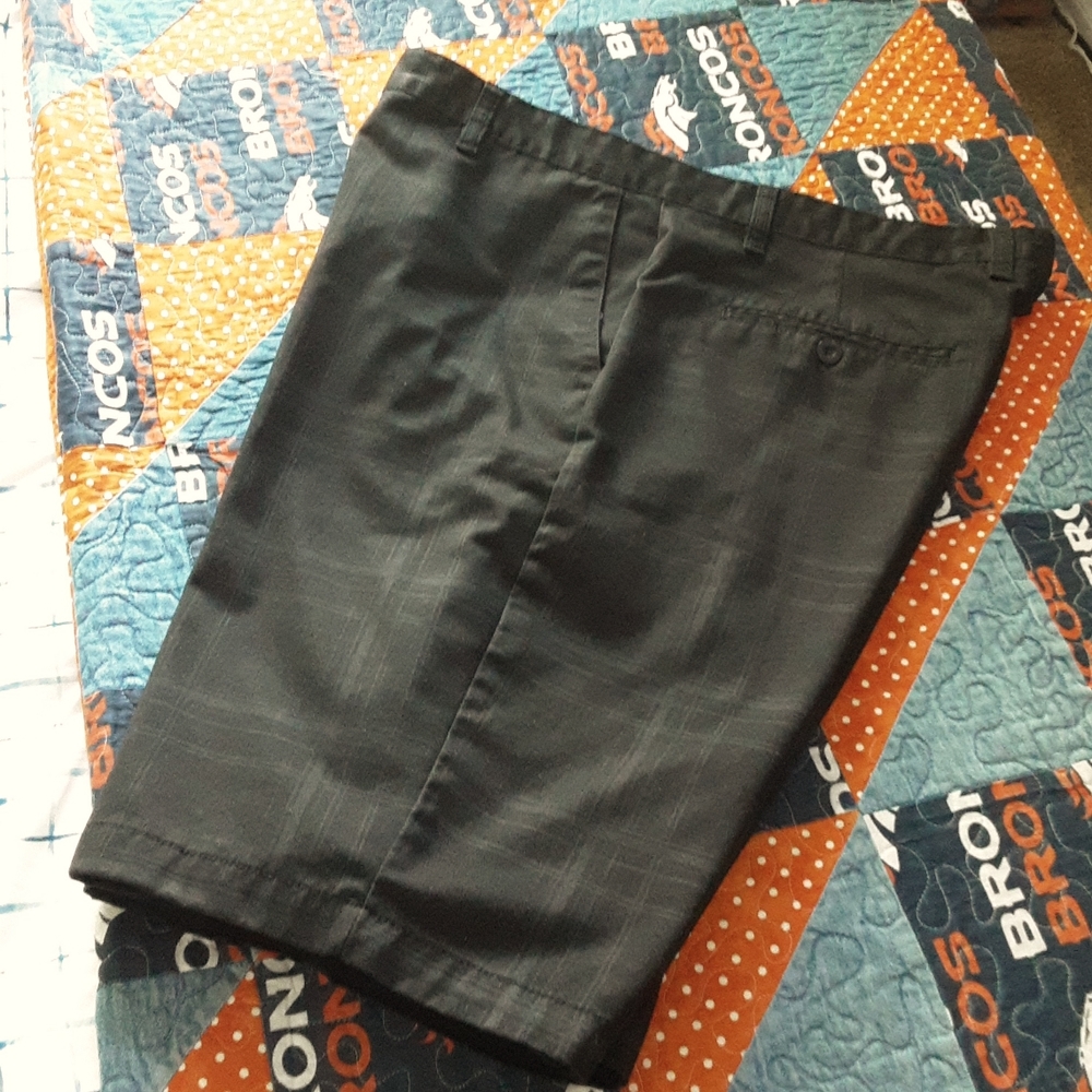 Burnside plaid in black casual shorts